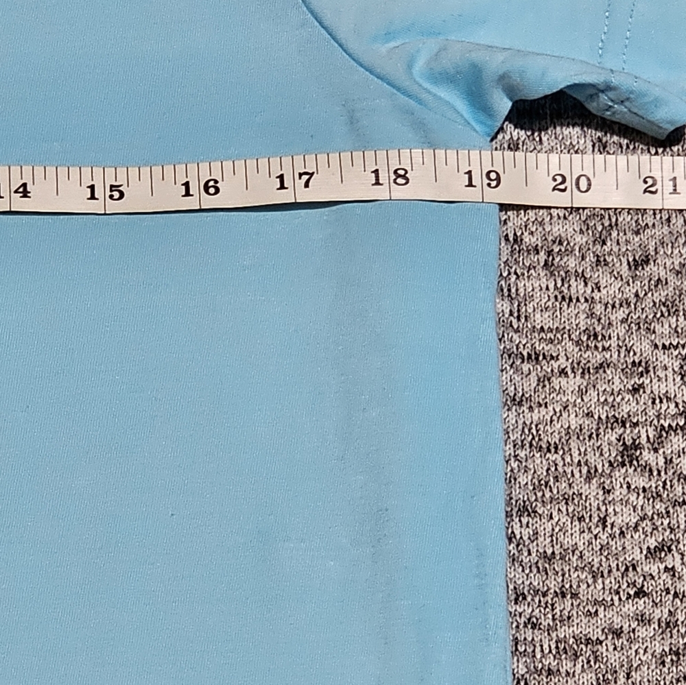 NWOT Sunflower Graphic Tee Light Blue Floral Summer T-Shirt M / S - Picture 4 of 8